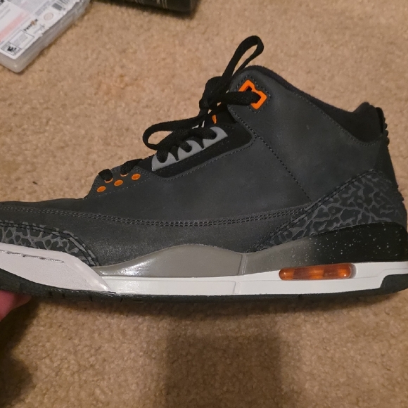Jordan 3 Retro "Fear" - Picture 4 of 12